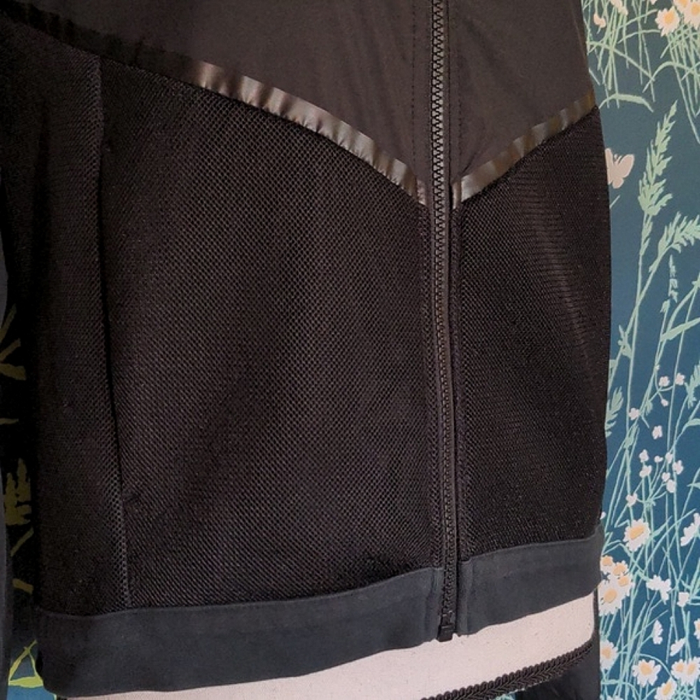 NWOT Nike Tech Hypermesh Bomber Jacket 725850 Black Lightweight - Picture 2 of 7